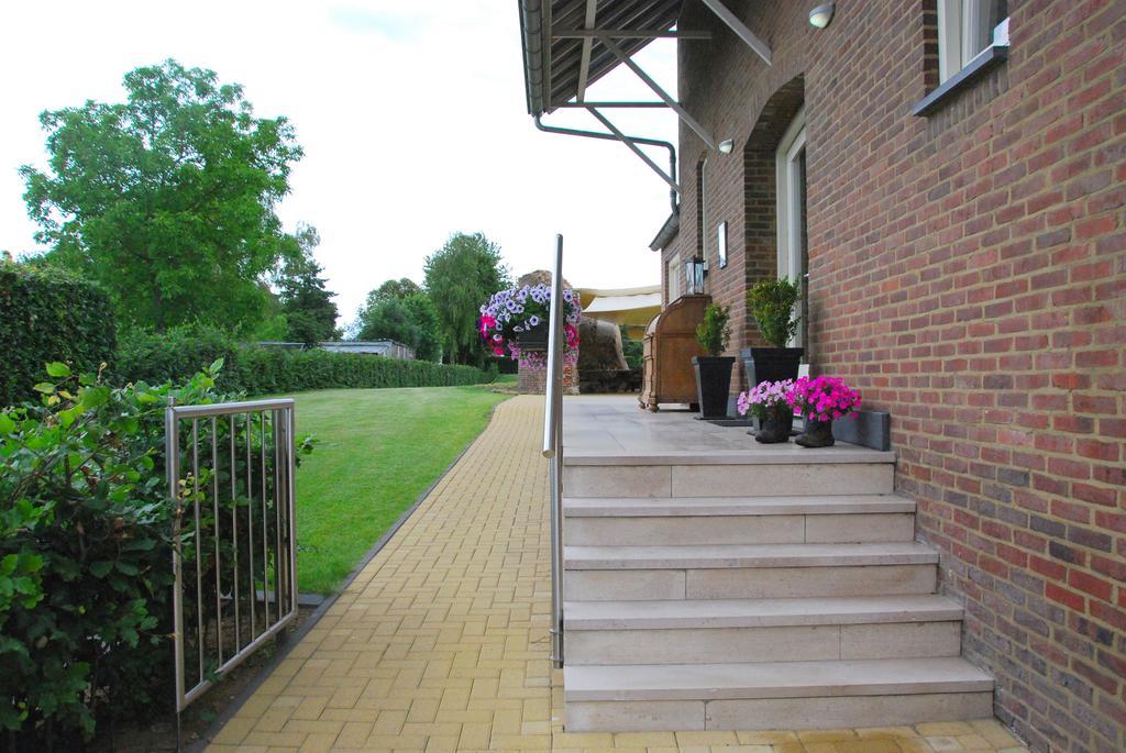 Bed And Breakfast De Meule Montfort ภายนอก รูปภาพ